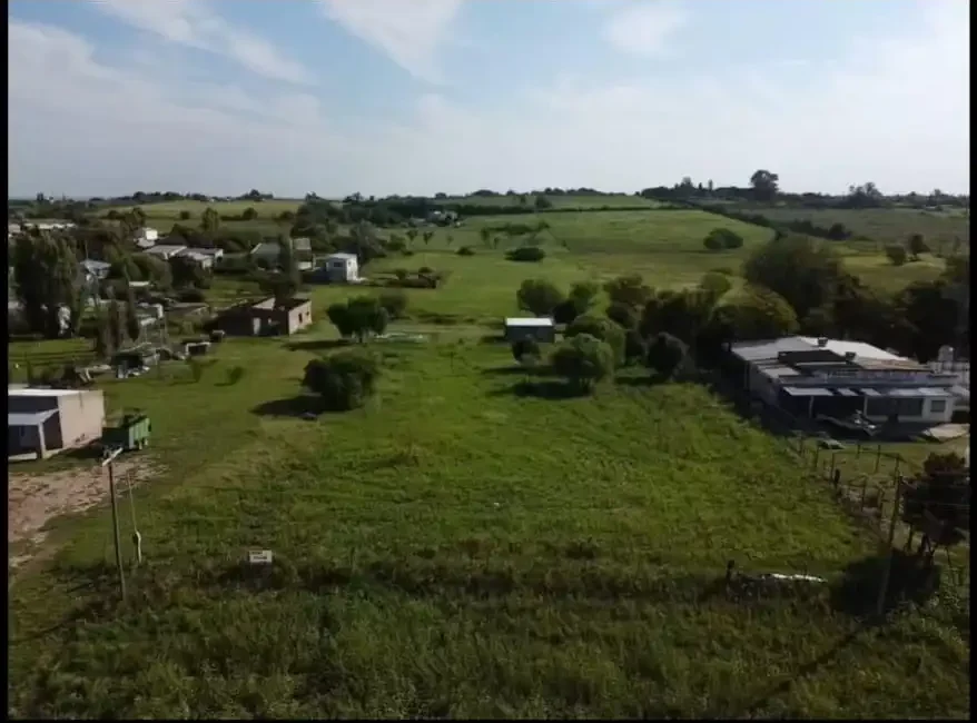 Terreno de 2400 m2 sobre ruta 11
