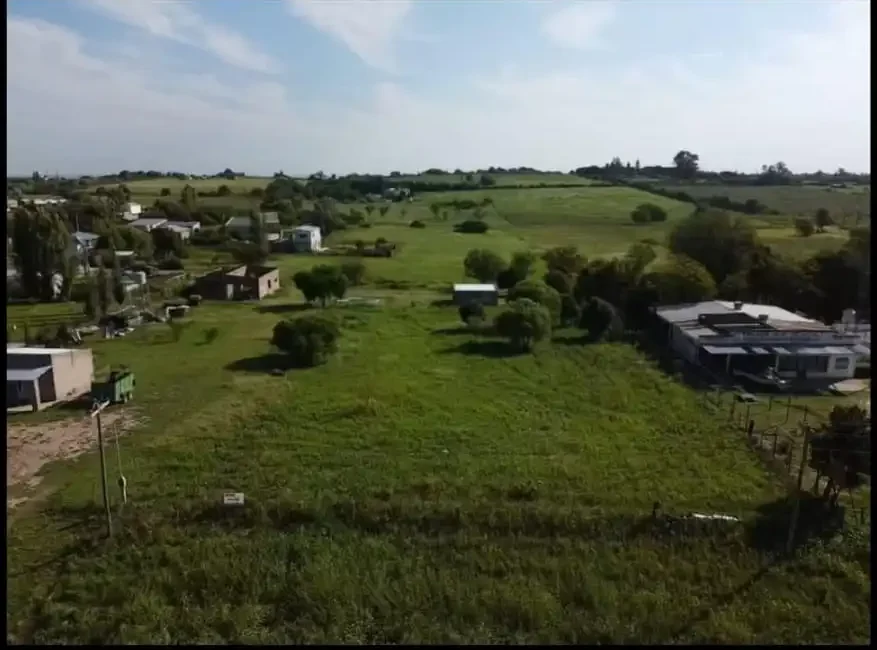 Terreno de 2400 m2 sobre ruta 11