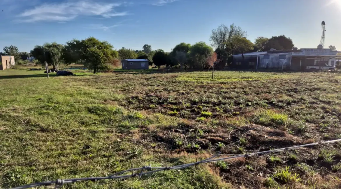 Terreno de 2400 m2 sobre ruta 11