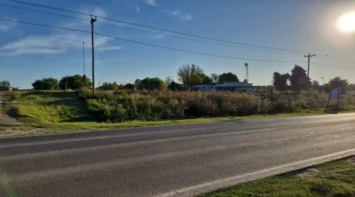 Terreno de 2400 m2 sobre ruta 11
